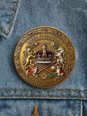 Unisex Queen's 100th Anniversary Print Brooch